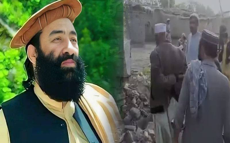 A bomb attack outside the Peshawar mosque killed Mufti Munir Shakir and ...